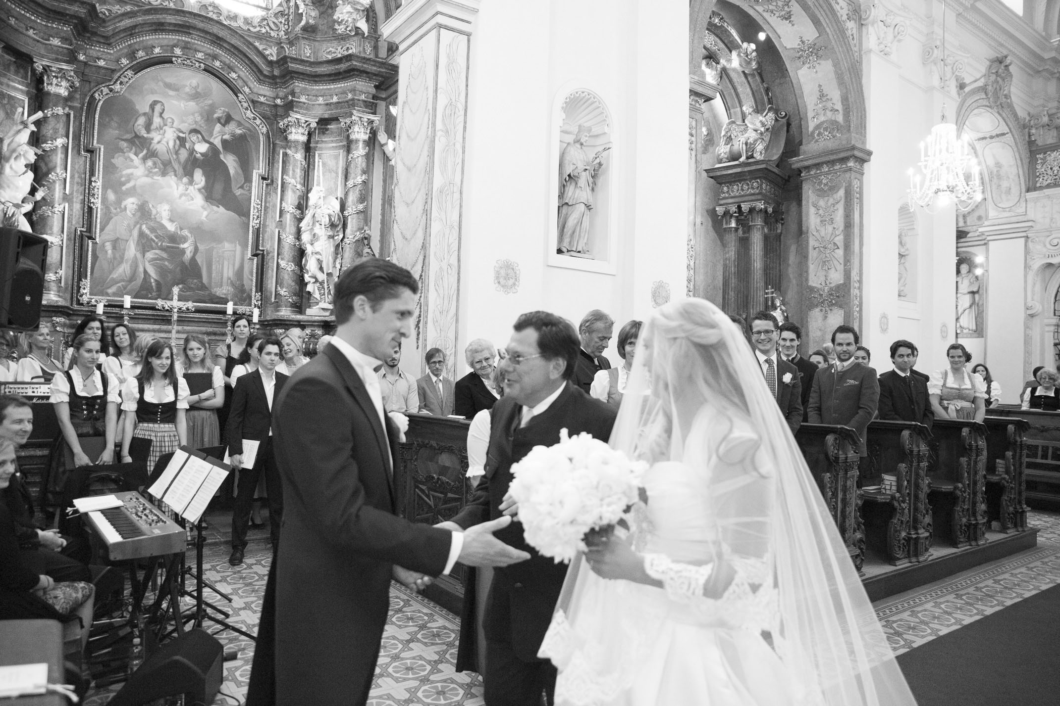www.dieElfe.com_Hochzeitsfotograf_Schloss_Laudon_Kirche_Maria_Brunn_wedding_photography-27
