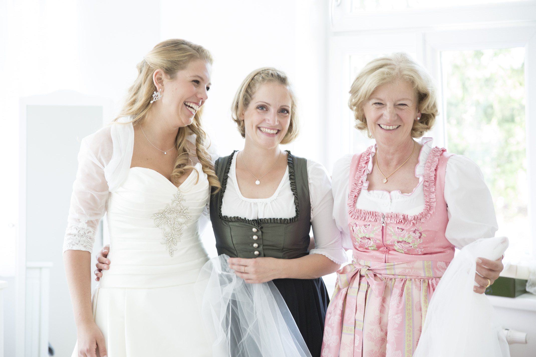 www.dieElfe.com_Hochzeitsfotograf_Schloss_Laudon_Kirche_Maria_Brunn_wedding_photography-9